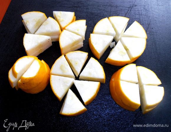 Очередь за кабачком..., нарезаем на удобные кусочки.