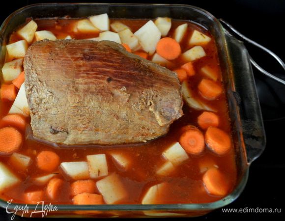 После добавить морковь и картофель и поставить обратно в духовку на 1час.