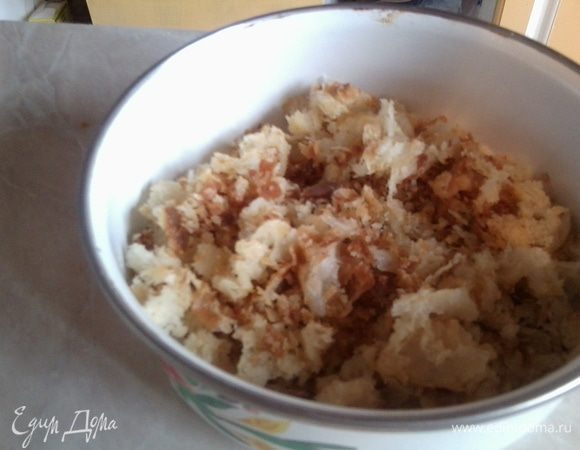 Отложенные квадратики размять в крошку.
