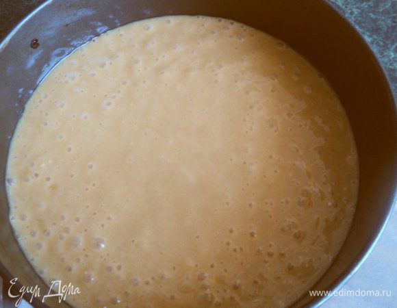 Форму (Ф-20см) застелить бумагой для выпечки, смазать маслом, вылить тесто. Выпекать при температуре 160 градусов 30-35мин, до сухой палочки.