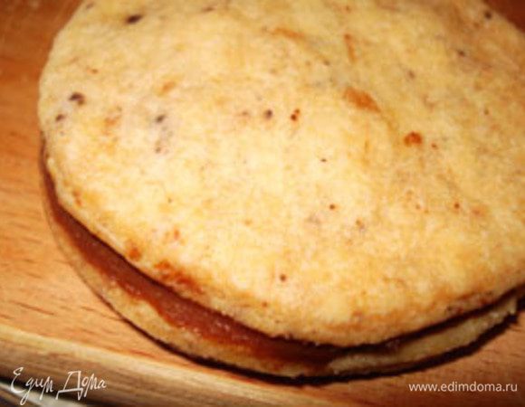 Кружочки соединить холодным кремом.