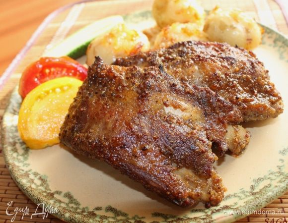 Конечно, здесь ещё стоит упомянуть, что лучше выбирать рёбрышки такие, где мяса побольше (лично я больше мясо люблю, чем кости), но моему мужу очень нравится процесс обгладывания рёбрышек с пивом, потому он не заморачивался и взял, какие были:))) Мне мяса было мало!!!