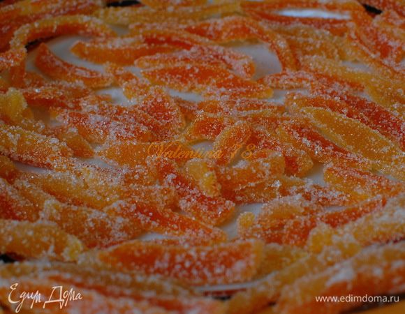 Разложите тонким слоем и сушите в течение нескольких часов.