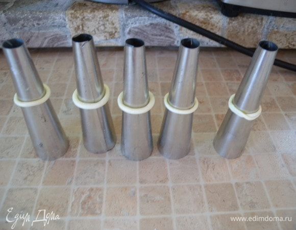 Скручиваем и ставим сушить. Я делала пару штук на всякий случай. Но  получилось с первого раза. 