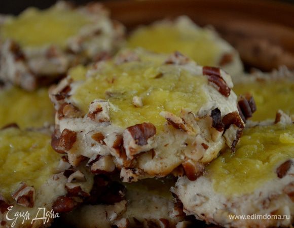 Достаем из духовки и даем слегка остынуть.Если приготовили заранее,то лучше держать в холодильнике перед подачей.