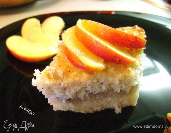 ...и, дав остыть, нарезаем на пирожные и вкушаем! 