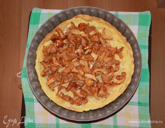 Сверху выложить обжаренные грибы с луком. 