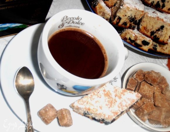 Особенно вкусны бисквитики с шоколадным кофе,рецепт которого можно глянуть здесь!(http://www.edimdoma.ru/retsepty/44799-shokoladnyy-kofe)