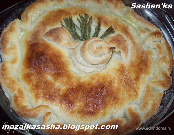 Вот такая красота получается. Дальше большой ложкой или не большим половничком выкладываем начинку и румяную шапочку на тарелку и наслаждаемся=) Приятного аппетита
