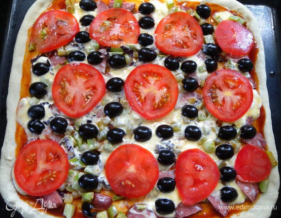 Так же и с пиццей на противне. 