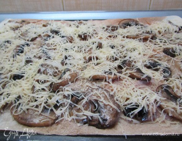 Лаваш, помидоры, лук, зелень.
Лаваш, грибы, сыр.