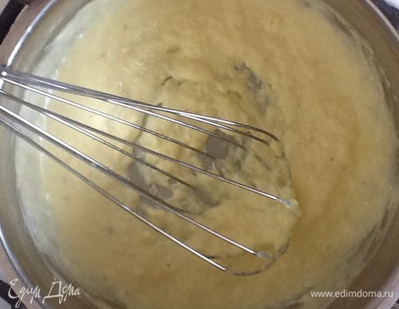 Далее добавляем яйцо, снимаем с огня и быстро мешаем секунд 10. Добавляем пасту, сбрызгиваем оливковым маслом и немедленно подаем!
Приятного аппетита!)