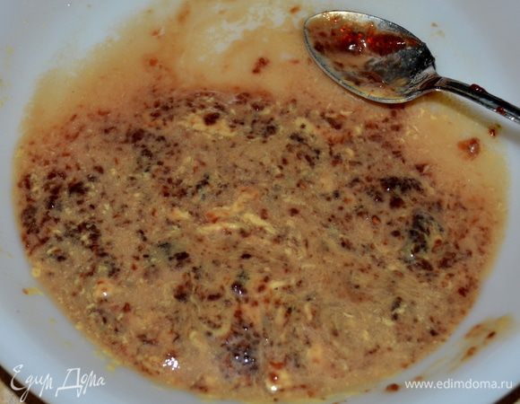 В небольшой емкости смешать горчицу,джем и ябл.уксус.Отставить в сторону.