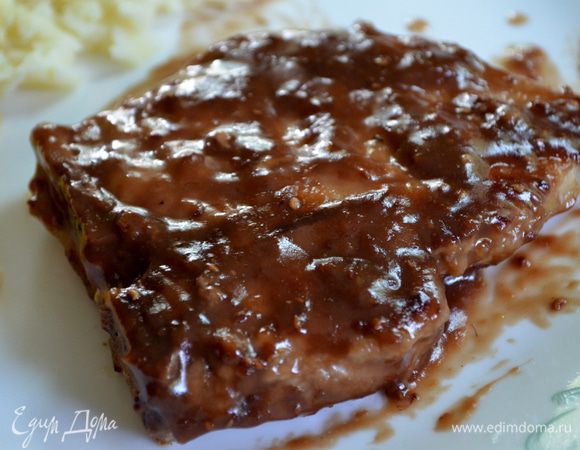 Перед подачей на стол смазать кисточкой все отбивные этой смесью.
Приятного аппетита.