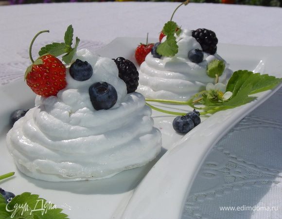 Вот и готов необыкновенно вкусный, нежный и красивый десерт! Приятного аппетита!