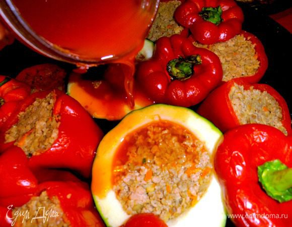 У меня осталось полбанки томатного соуса и я его разбавила водой и полила овощи!