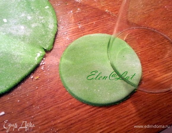 Как делать лепесточки я думаю понятно по фоткам, без комментарий.