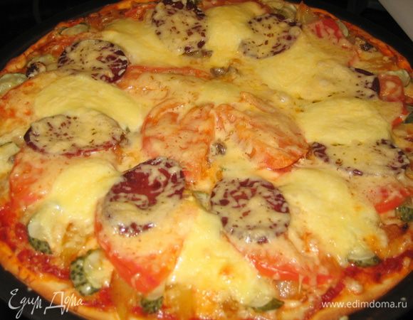 Многослойная пицца по-деревенски готова. Высокая и пышная. Целый открытый пирог получился. Приятного аппетита