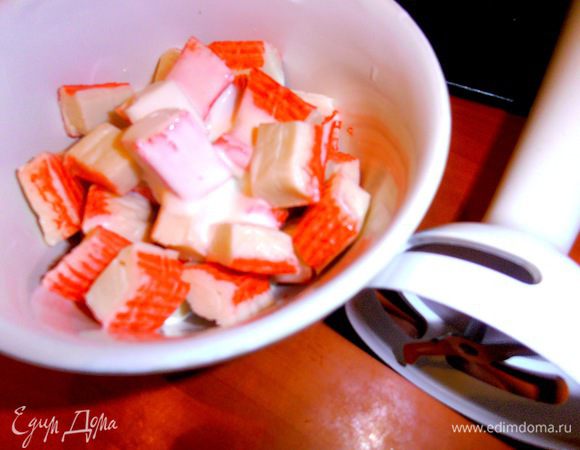 Подмешивая по одной ложке майонеза, начинаем взбивать блендером!