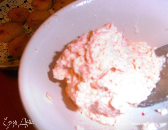 Мне хватило 3 ложки, чтобы получить кремовую структуру, но это зависит от густоты майонеза!