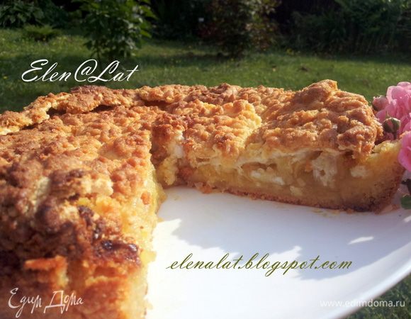 Пирог полностью остудите и можно подавать к столу. 
Пирог получается очень нежный, мягкий и очень сочный. А верхняя корочка приятно хрустит))))