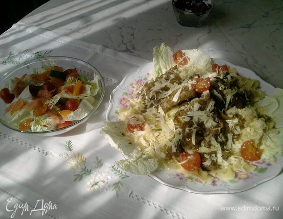 Обед готов. Подать можно с салатом из свежих овощей и зеленью. Приятного аппетита.