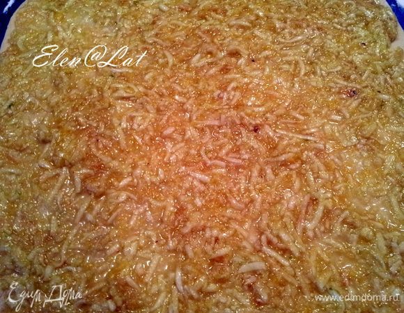 Намазать тонким слоем начинку.
