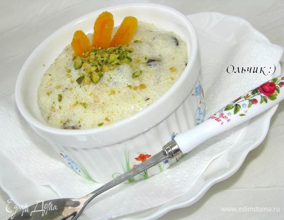 Готовое блюдо раскладываем по порционным креманкам. Украшаем кусочками кураги и орешков, подаём тут же! Приятного аппетита!!!