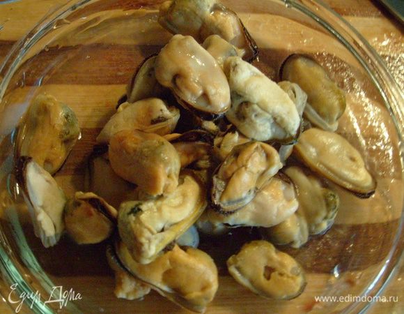 Хорошенько вымыть мидии.