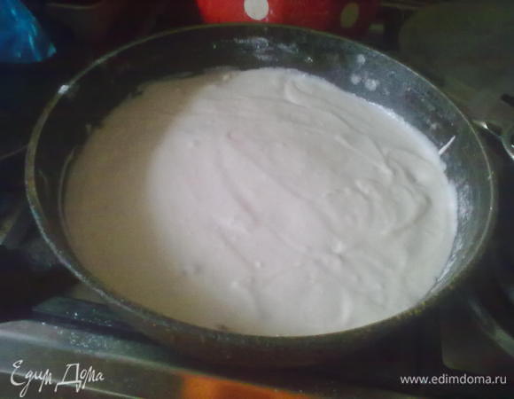 Залить яблоки тестом. Можно также тесто перемешать с яблоками и выложить в форму. Выпекать при температуре 200 град. 75 мин. на 3 уровне. (Кому-то может хватить 50 мин., нужно проверять).