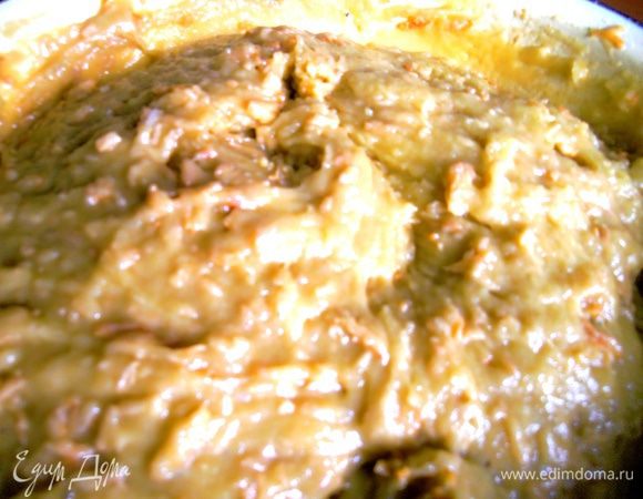 Вводим яблоки в тесто и смотрим,нужна ли ещё мука(это зависит от сочности яблок!)