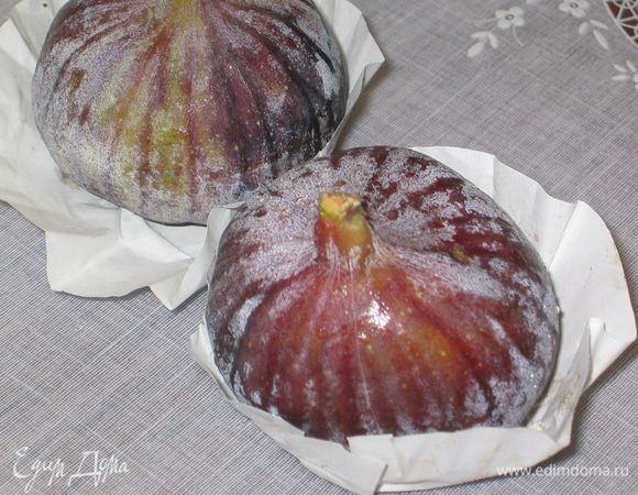 Подготовить инжир: помыть и обсушить