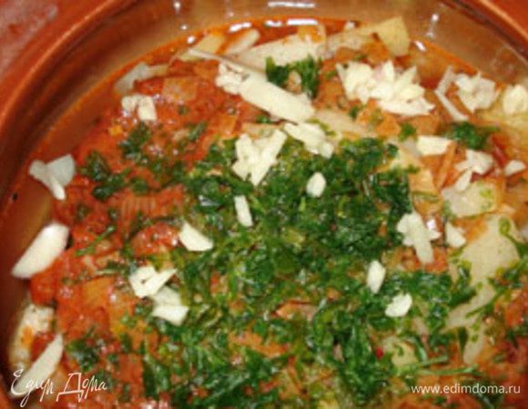 И последний слой- зелень и мелко резанный чеснок.