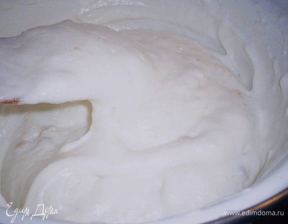  Стараемся перемешать за минимальное количество движений, мешаем до однородности. Получаем очень воздушную смесь.