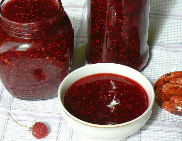 Остудить и разлить по банкам.