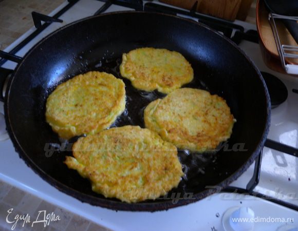 Толщина блинчиков около 8 мм. 