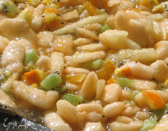 Все перемешать и оставить на 1 час, чтобы дыня выделила сок, а сахар немного растаял 