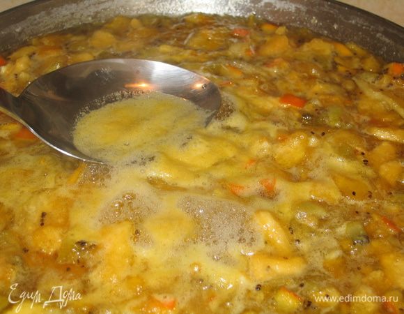 При этом необходимо снимать пенку. Кстати, она очень вкусная