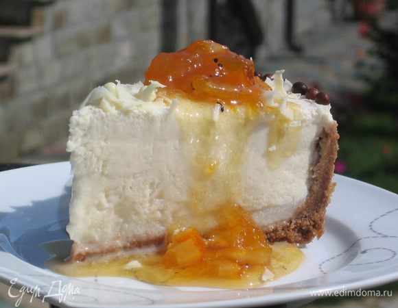 Дынный торт-мороженое готов! Подайте его с янтарным джемом из дыни (http://www.edimdoma.ru/retsepty/45506-yantarnyy-dzhem-pozdnee-leto) - превосходное сочетание! Угощайтесь и получайте наслаждение!