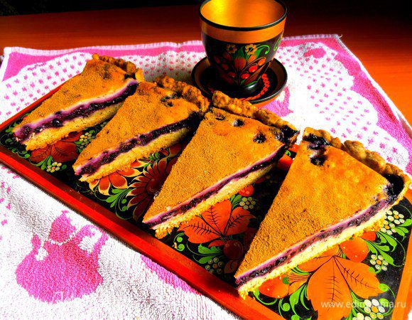 Пирог отлично режется,держит форму,не разваливается при переноске.