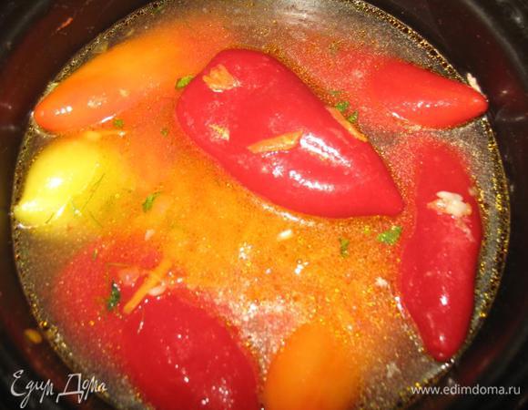 Подавать со сметаной и зеленью. Приятного аппетита!

