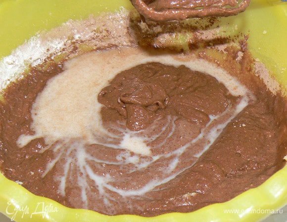 добавить смесь молока и воды