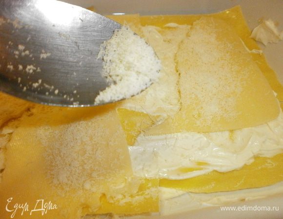 Посыпать сыром "Пармезан"