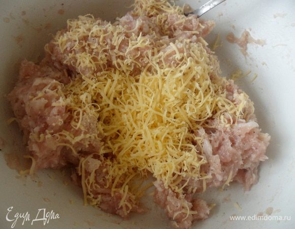 затем тертый на мелкой терке сыр