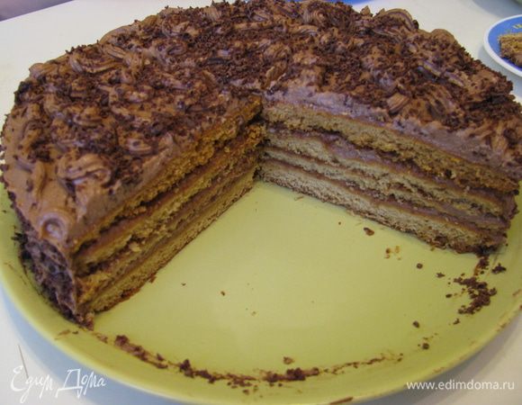 Смазать готовые коржи кремом и дать пропитаться. Все приятного аппетита!