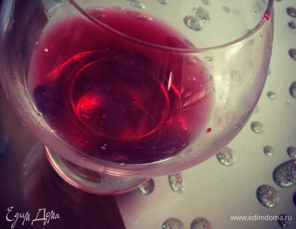 Готовим пропитку №2 (вода+ вишнёвый сироп от варенья).