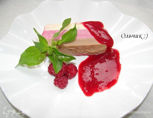 Нарежем крем ломтиками и НАСЛАЖДАЕМСЯ! Это безумно вкусно!!! Угощайтесь!