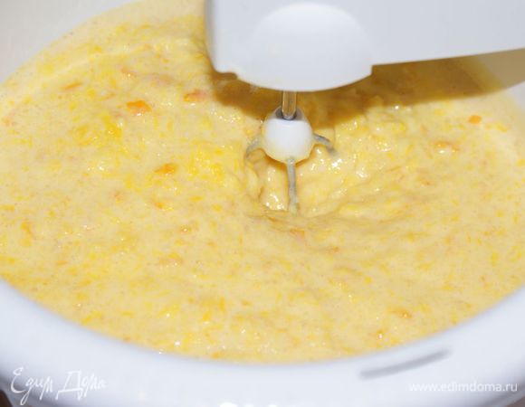 Добавить апельсины и хорошо перемешать.