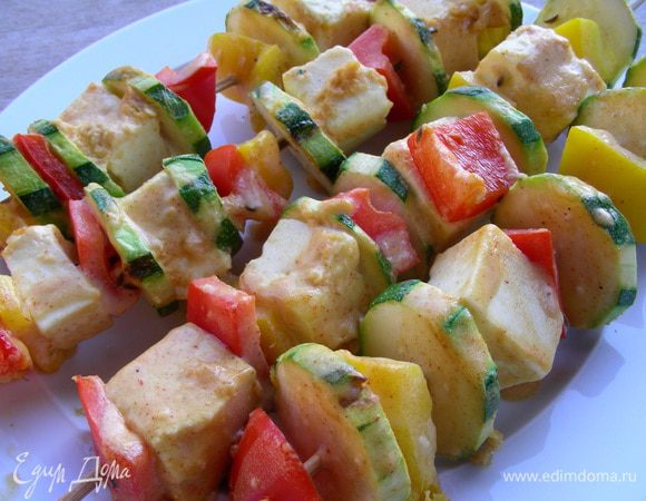 В журнале предлагается их подавать так: смазать топленым маслом, слегка посыпать молотым тмином и подавать с дольками лимона. Я их подавала просто так. Приятного аппетита))