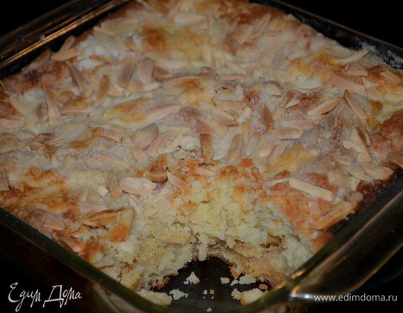 Кекс остудить и нарезать  квадратиками. Приятного аппетита.